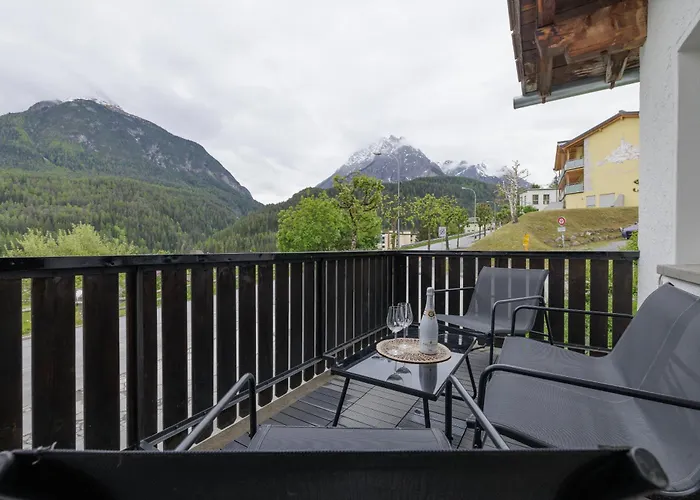 Bergjuwel Aura - Bergkristall Apartment Scuol